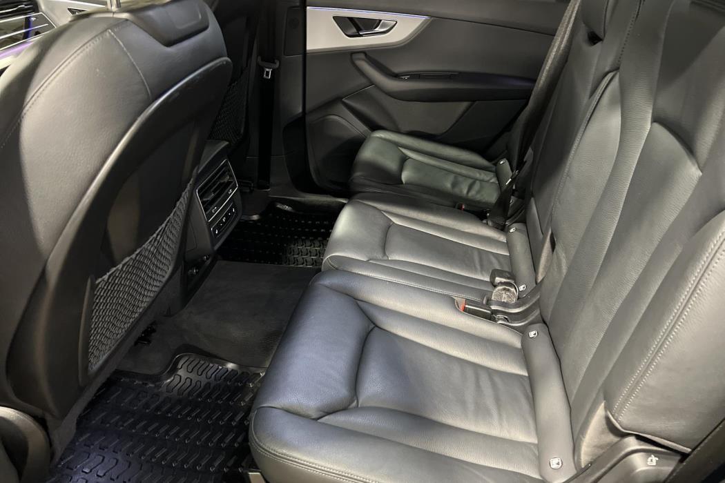 AUDI Q7 2020