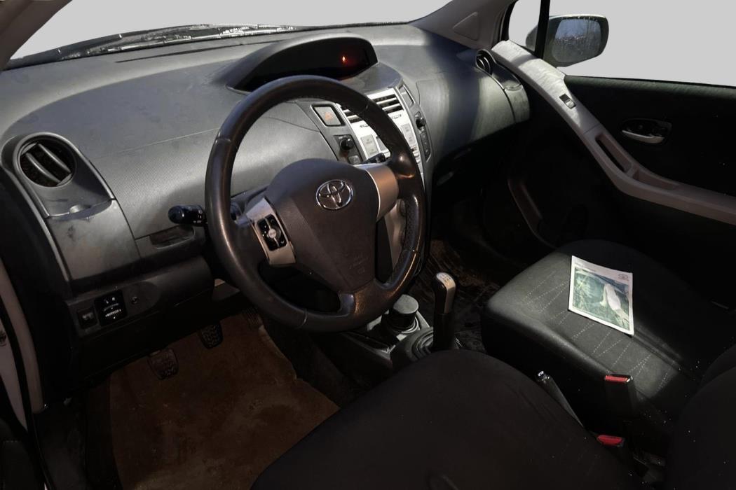 TOYOTA Yaris 2008
