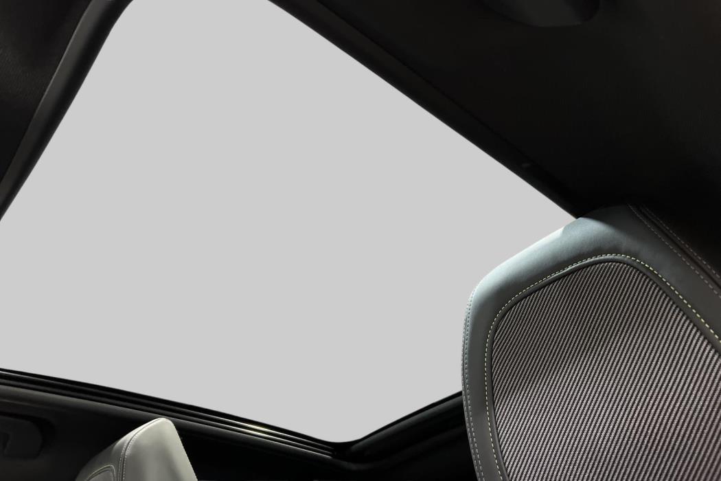 PEUGEOT e-208 2021