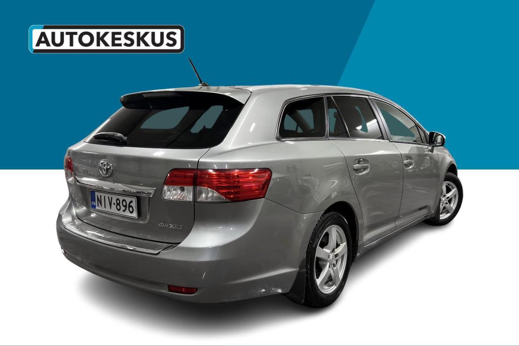 TOYOTA Avensis 2012