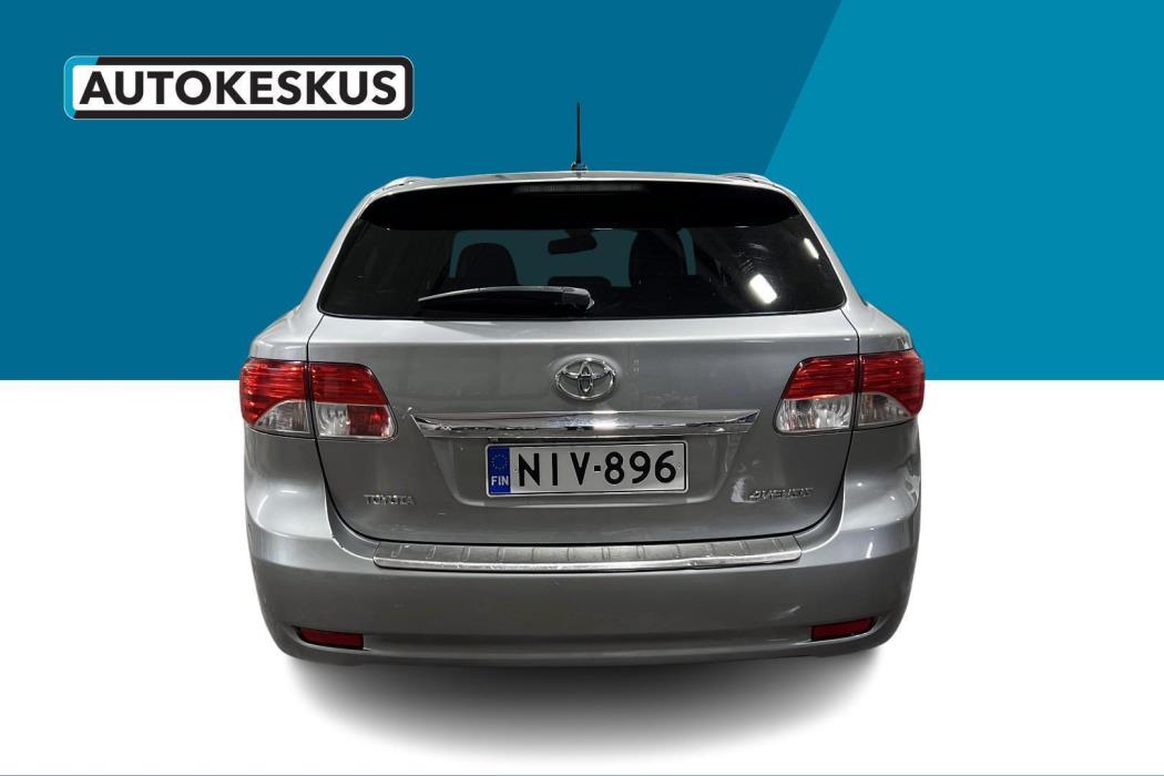 TOYOTA Avensis 2012