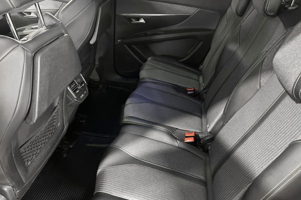 PEUGEOT 5008 2022
