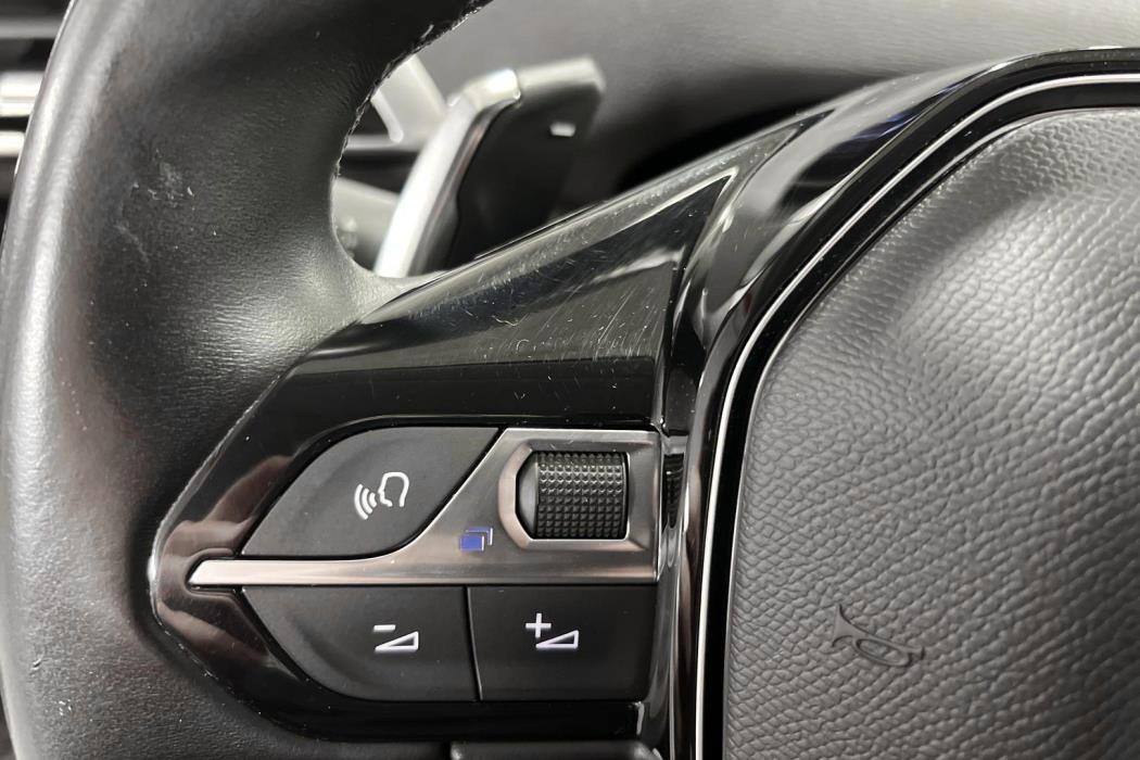 PEUGEOT 5008 2022