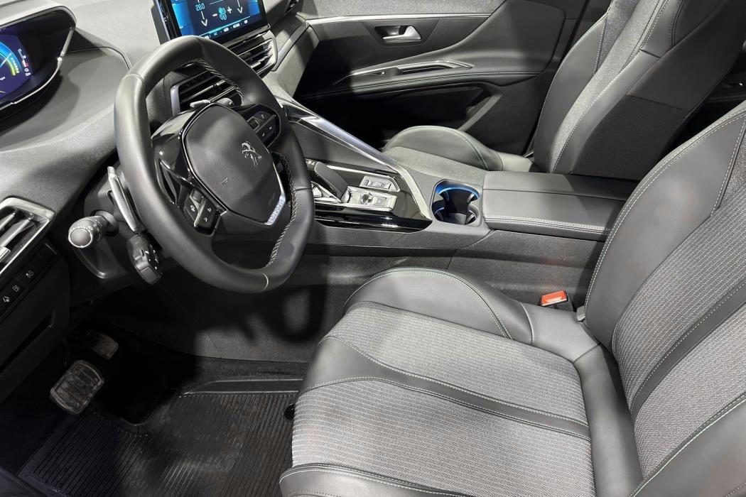 PEUGEOT 3008 2021
