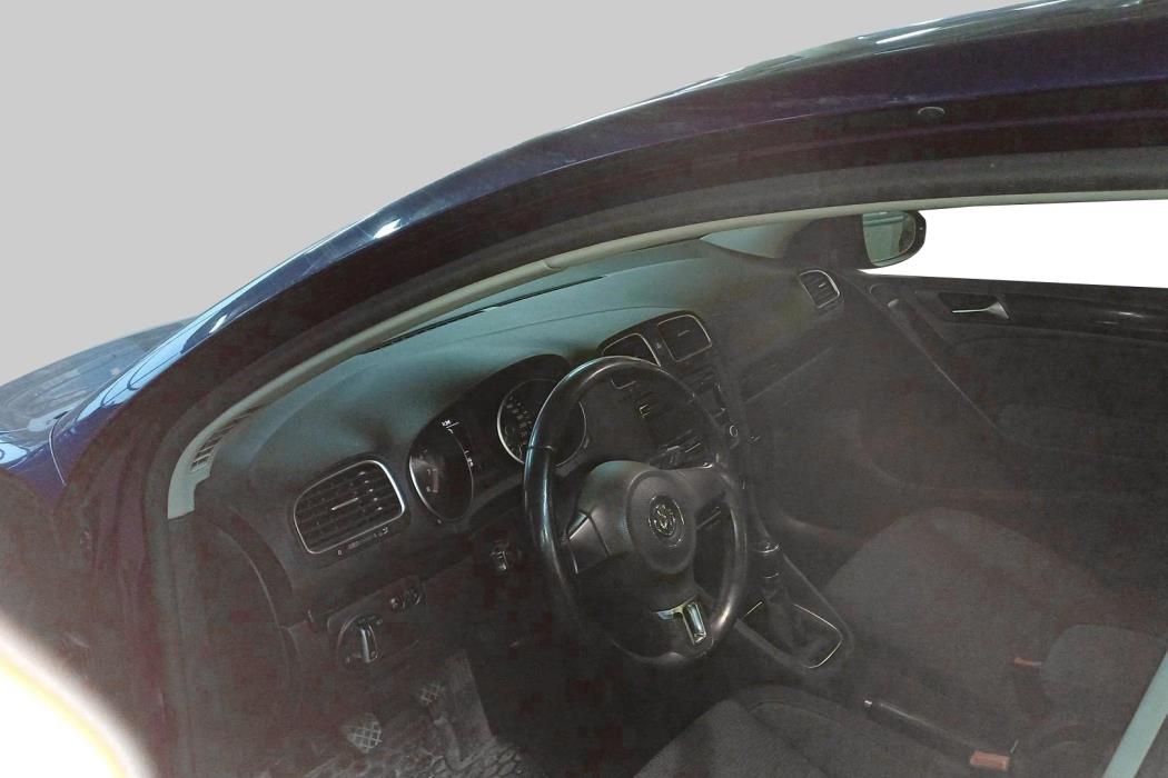 VOLKSWAGEN Golf 2012
