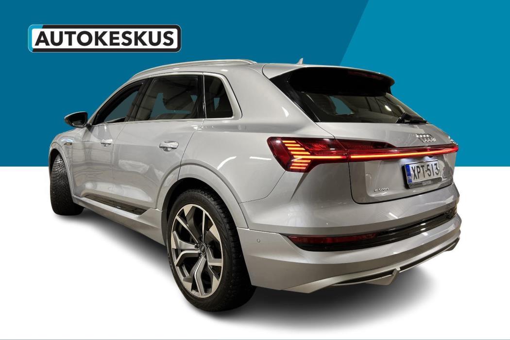 AUDI e-tron 2021