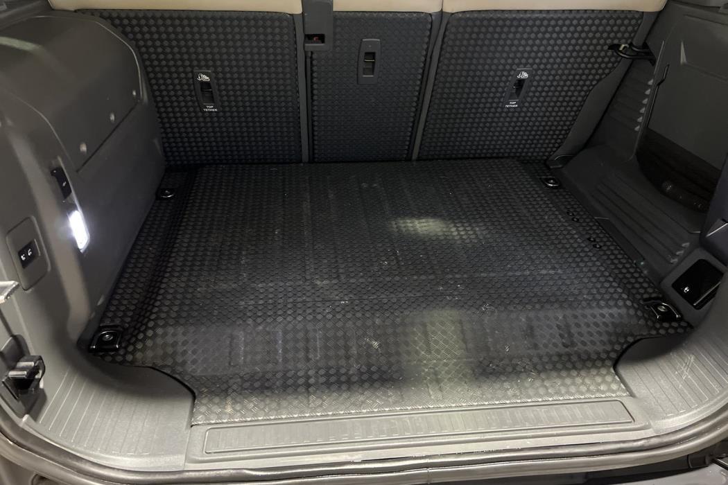 LAND ROVER Defender 2023