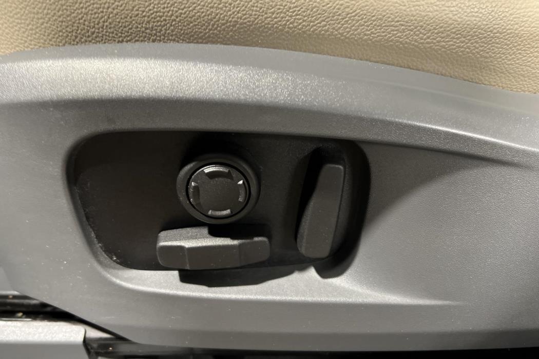 LAND ROVER Defender 2023