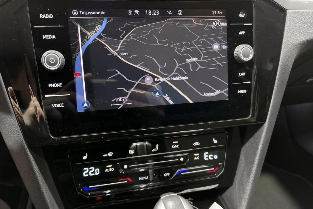 VOLKSWAGEN Passat 2023