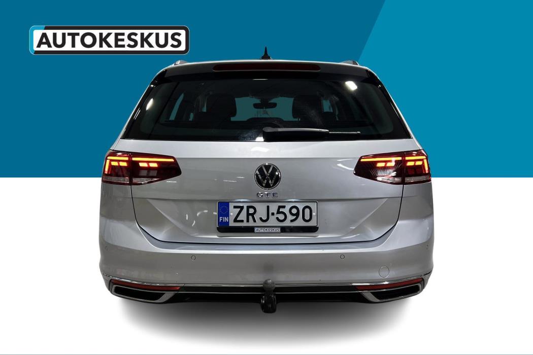 VOLKSWAGEN Passat 2023