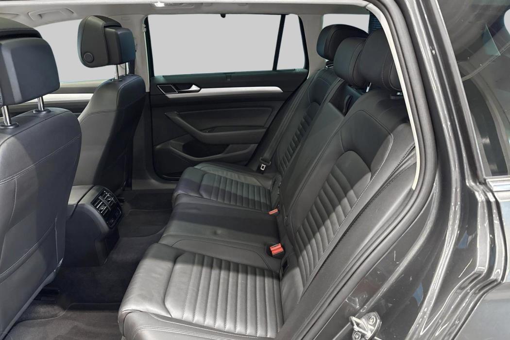 VOLKSWAGEN Passat 2016