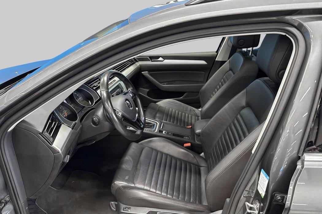 VOLKSWAGEN Passat 2016