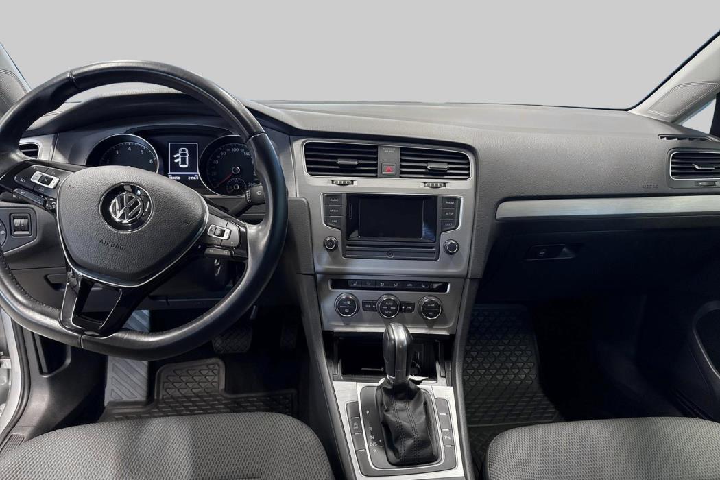 VOLKSWAGEN Golf 2016
