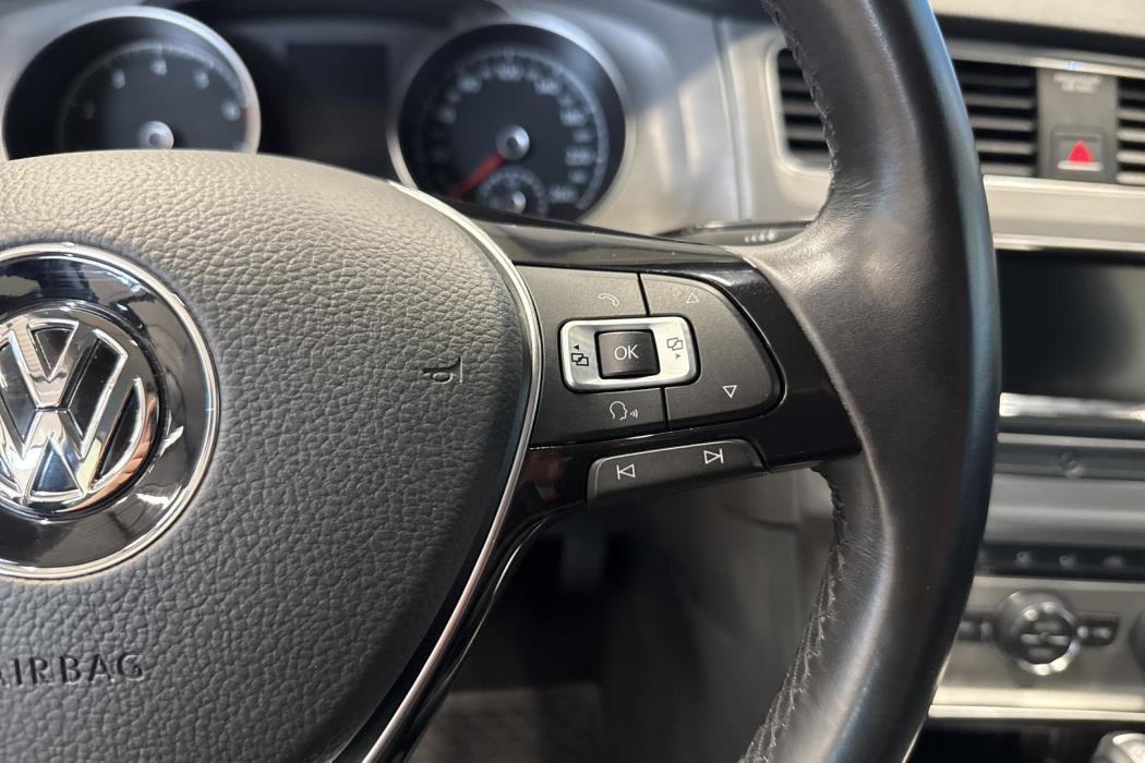 VOLKSWAGEN Golf 2016