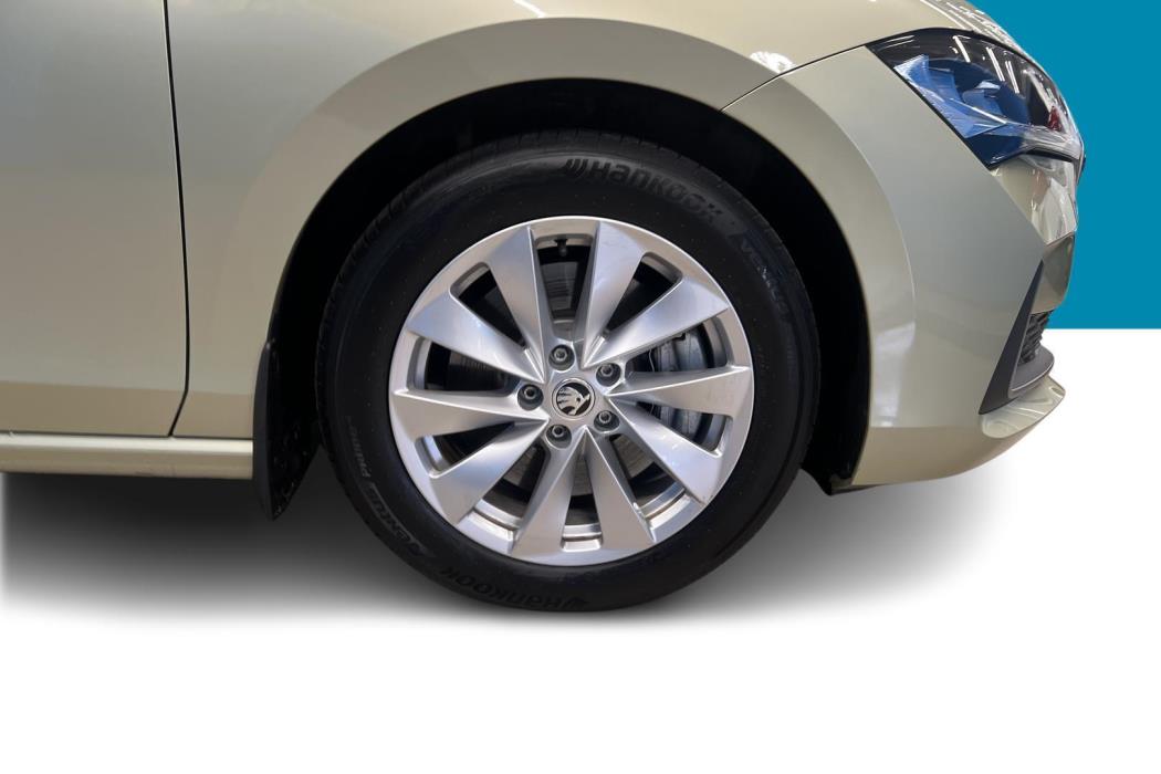 SKODA Superb 2025