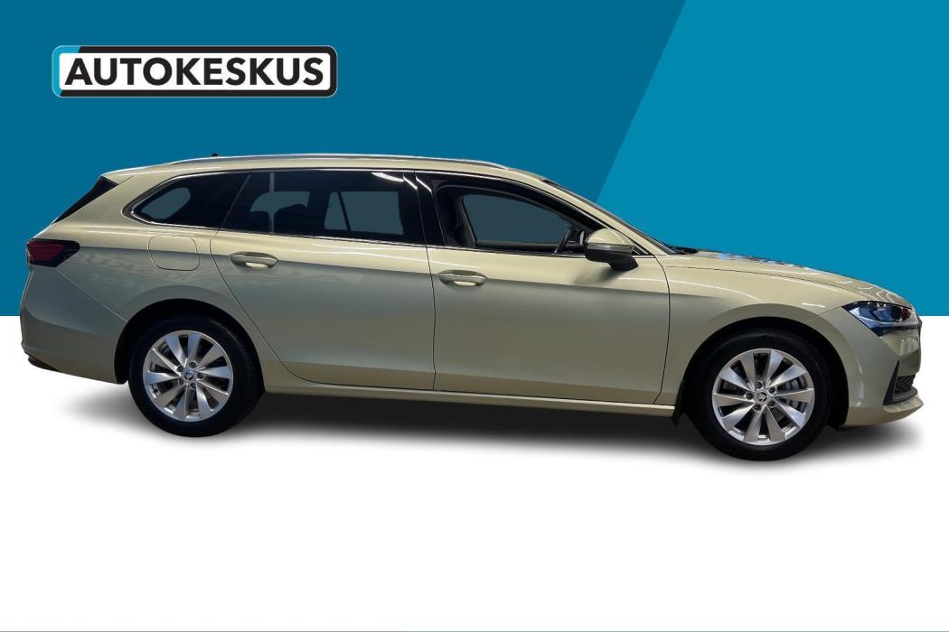 SKODA Superb 2025