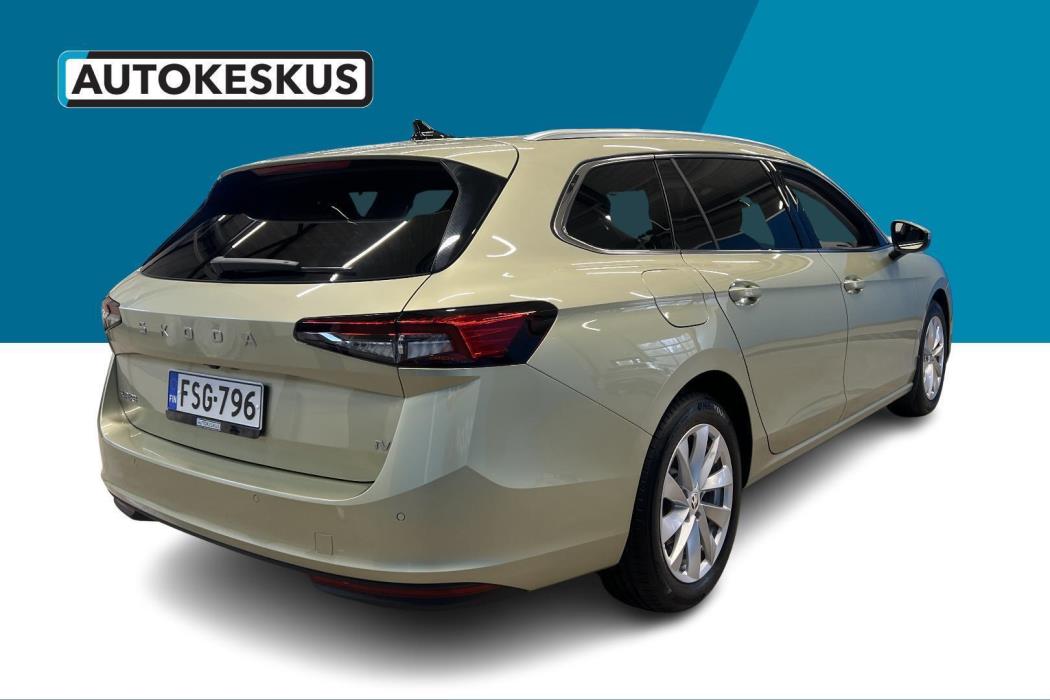 SKODA Superb 2025