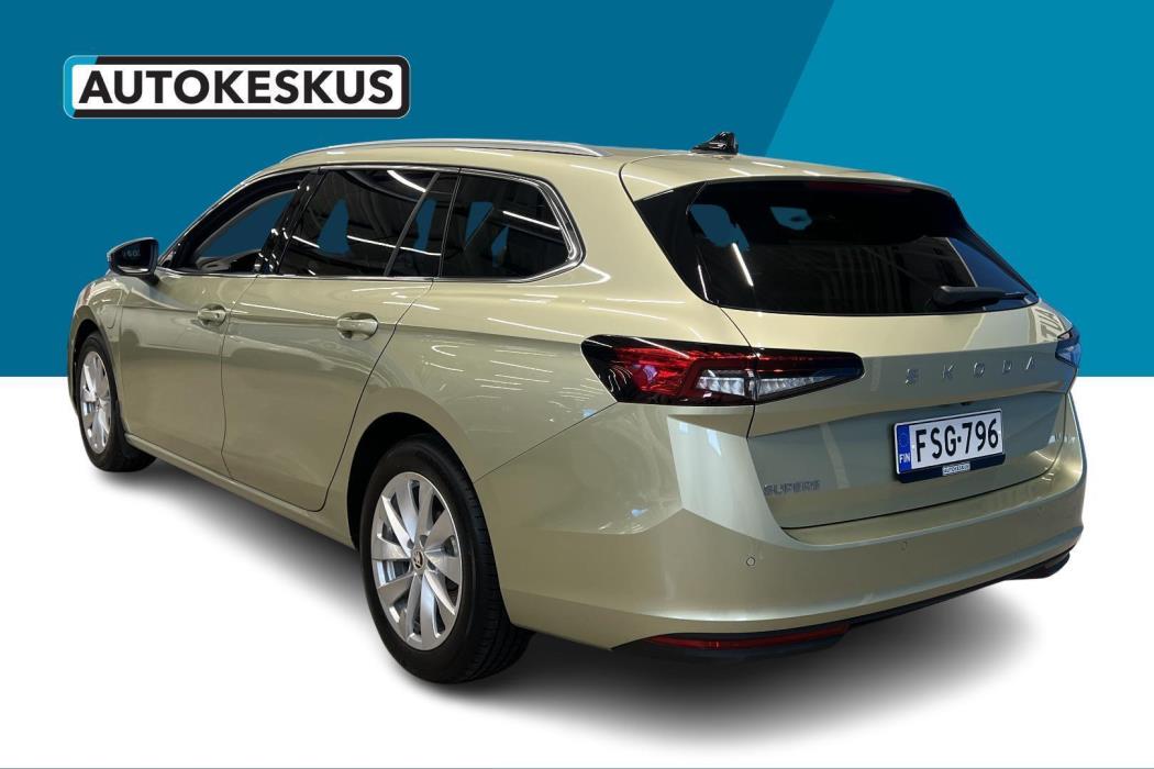 SKODA Superb 2025