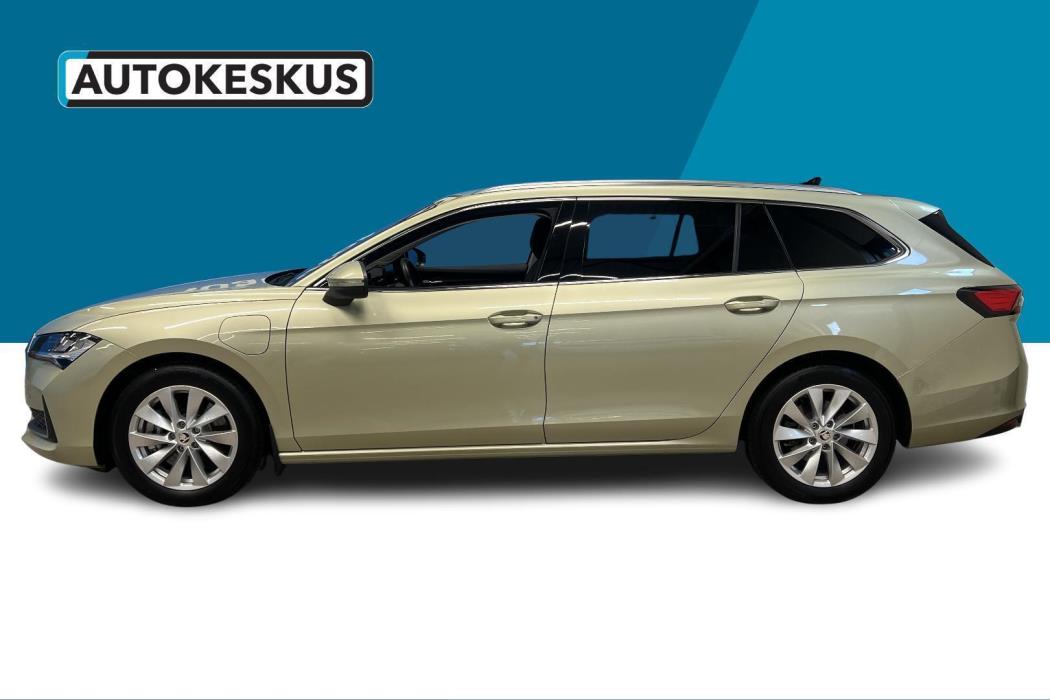 SKODA Superb 2025