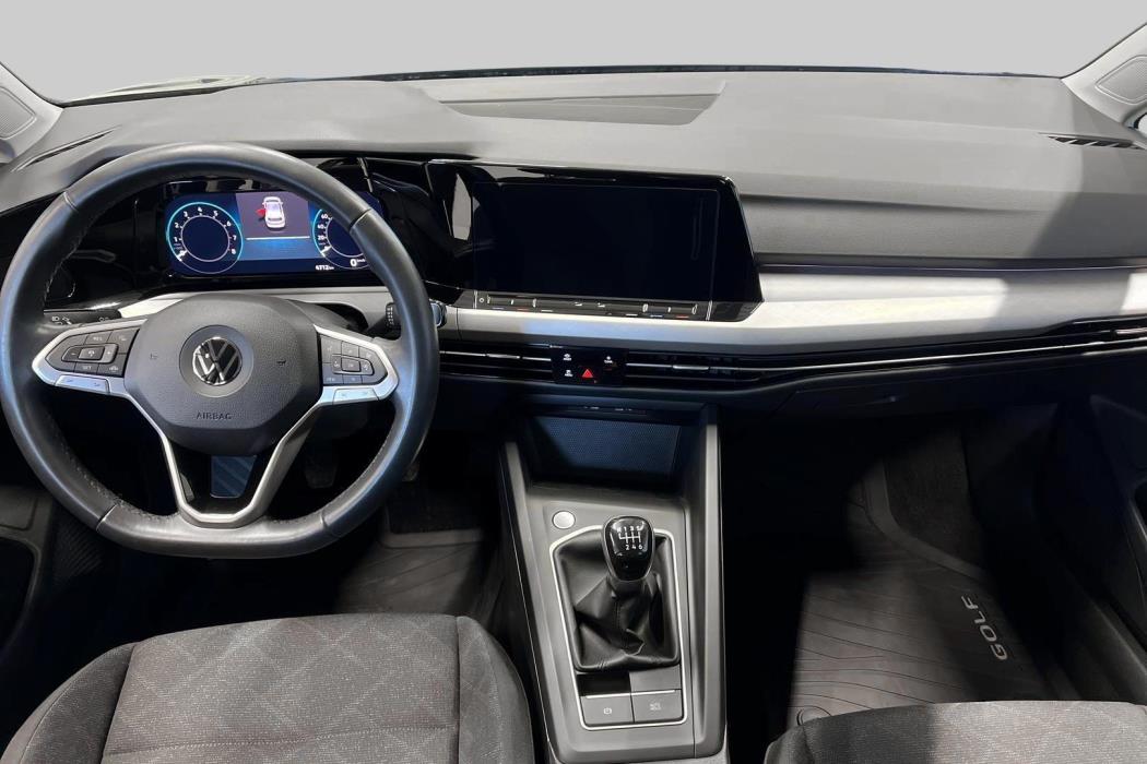 VOLKSWAGEN Golf 2023