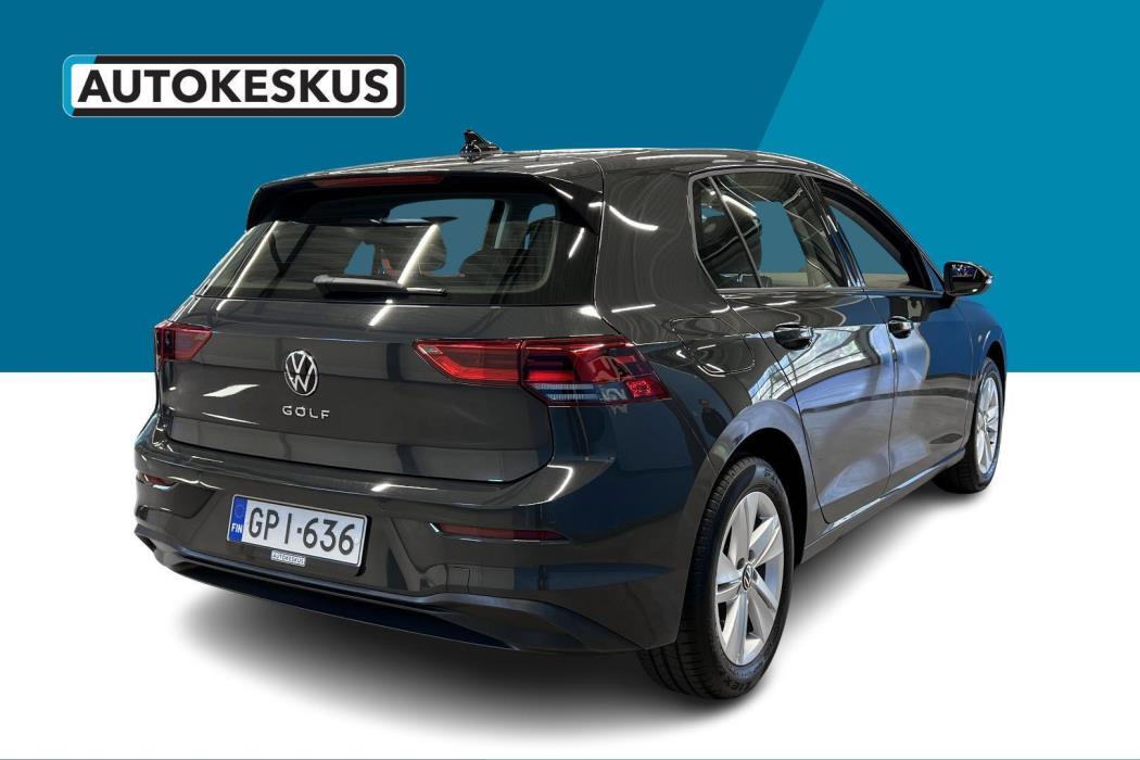 VOLKSWAGEN Golf 2023