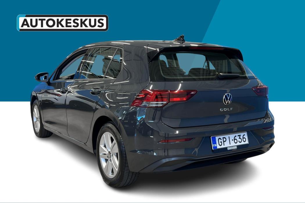 VOLKSWAGEN Golf 2023