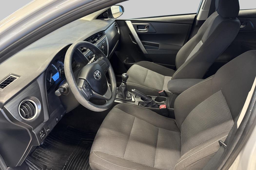TOYOTA Auris 2014