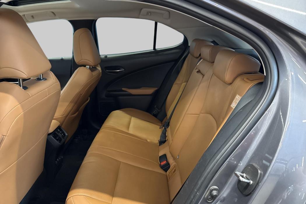 LEXUS UX 2021