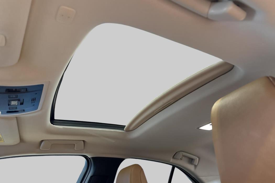 LEXUS UX 2021