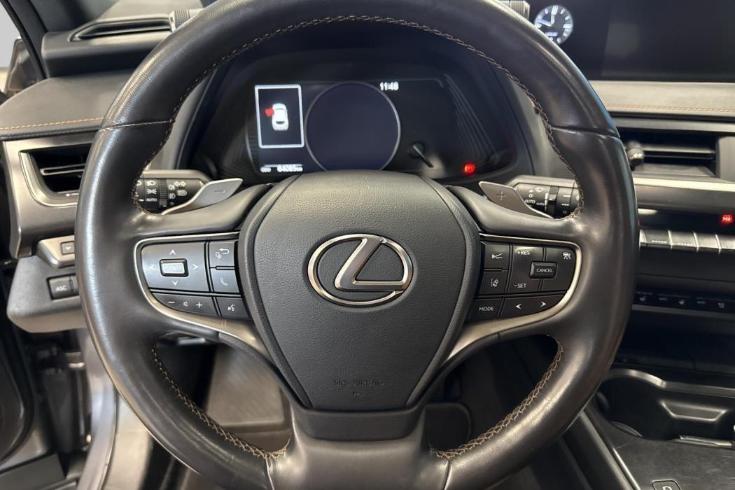 LEXUS UX 2021