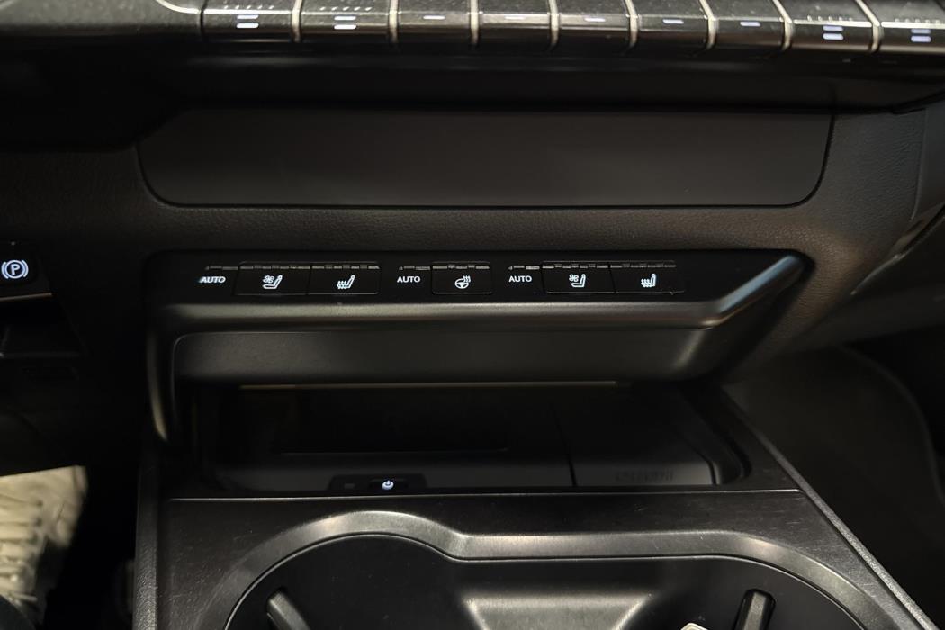 LEXUS UX 2021