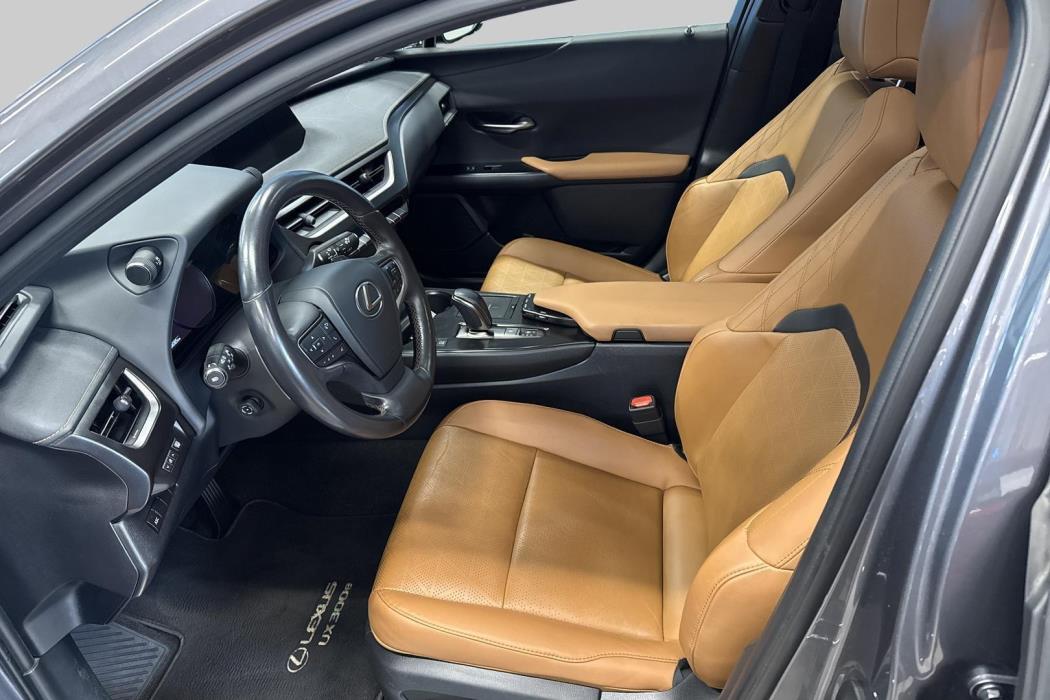 LEXUS UX 2021