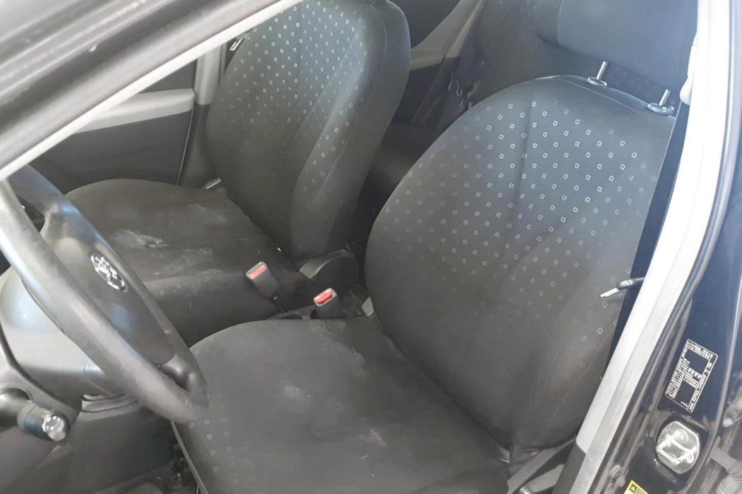 TOYOTA Yaris 2006