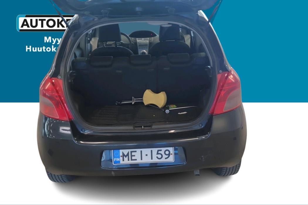 TOYOTA Yaris 2006