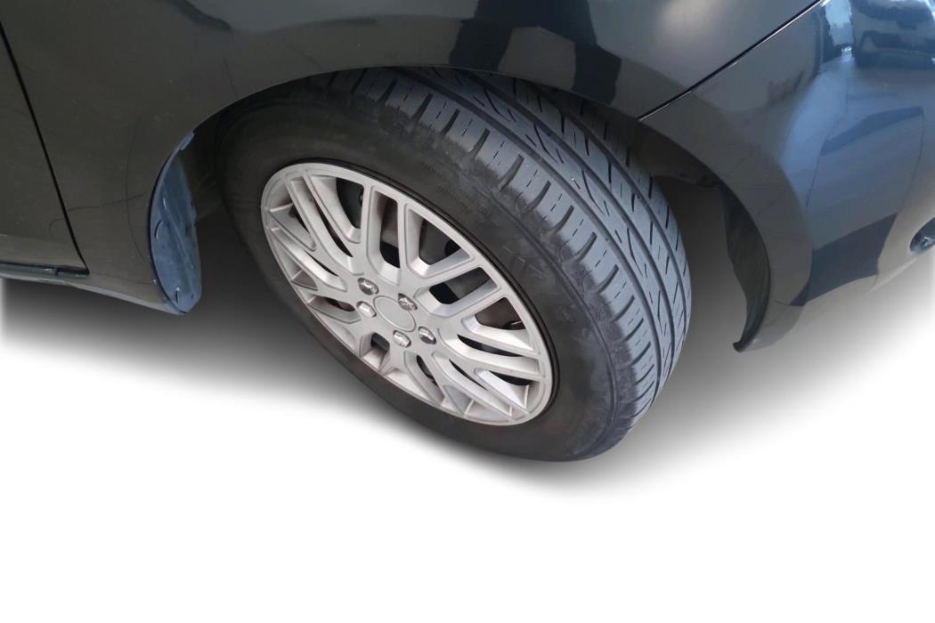 TOYOTA Yaris 2006