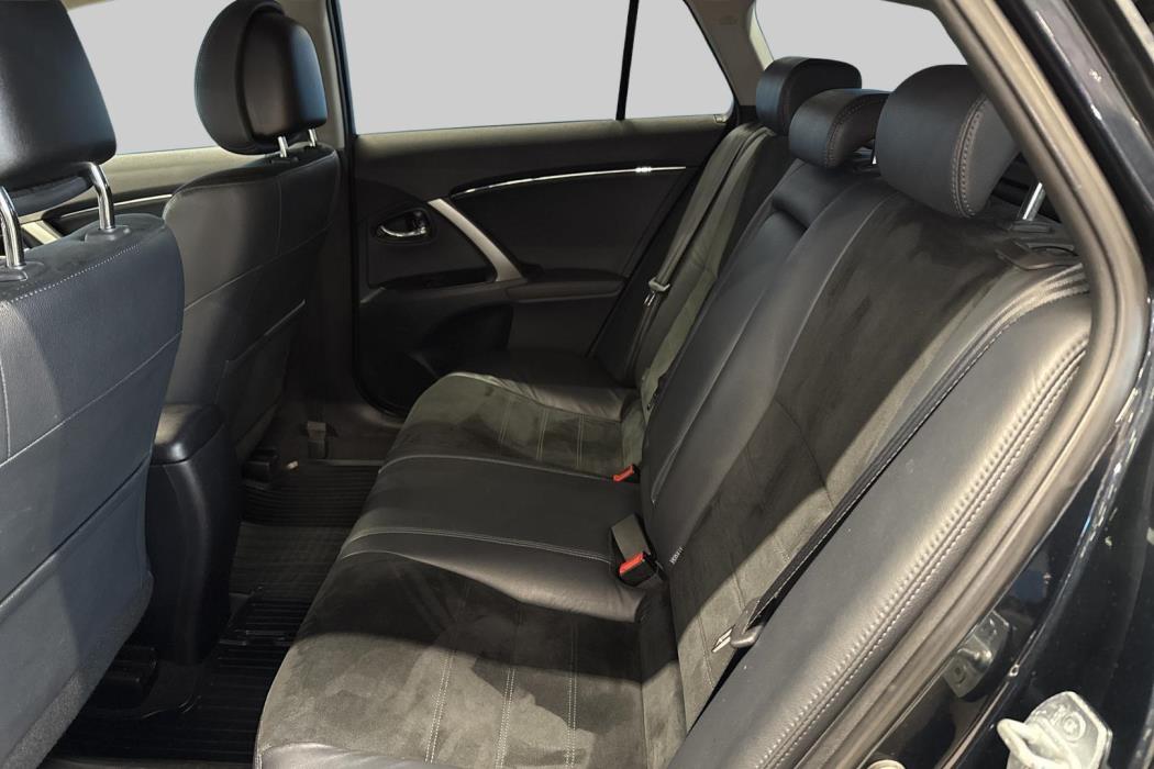 TOYOTA Avensis 2014