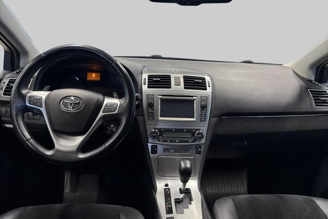 TOYOTA Avensis 2014