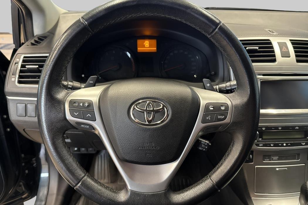 TOYOTA Avensis 2014