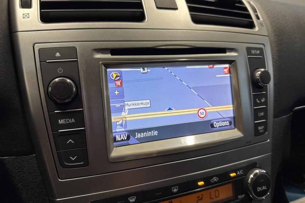 TOYOTA Avensis 2014