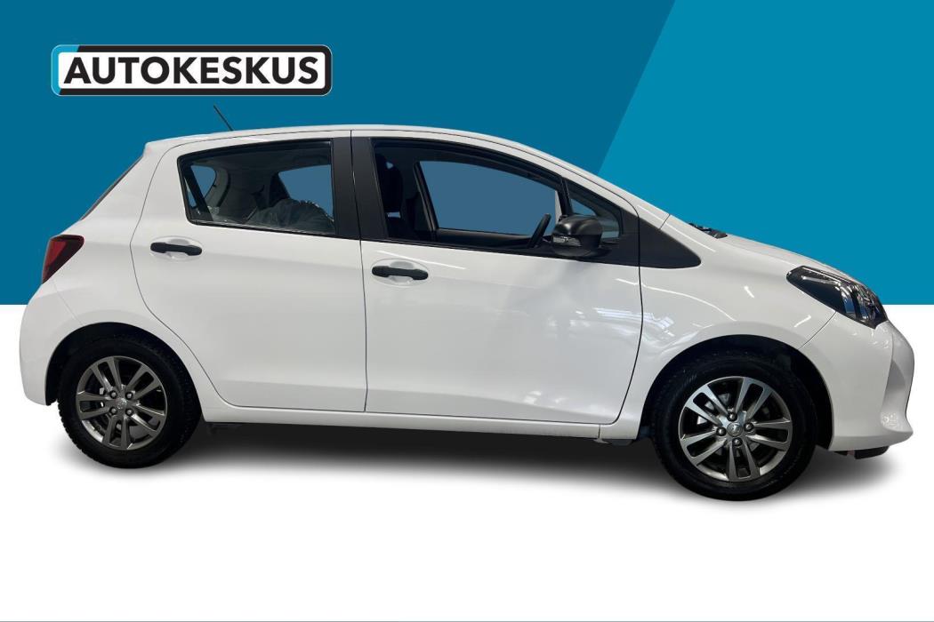 TOYOTA Yaris 2016