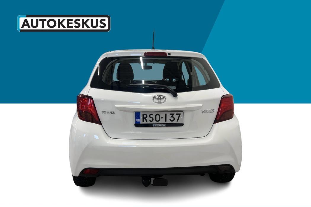 TOYOTA Yaris 2016