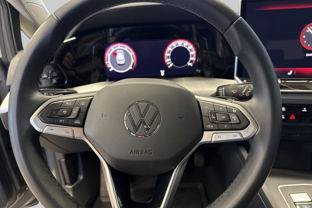 VOLKSWAGEN GOLF 2025