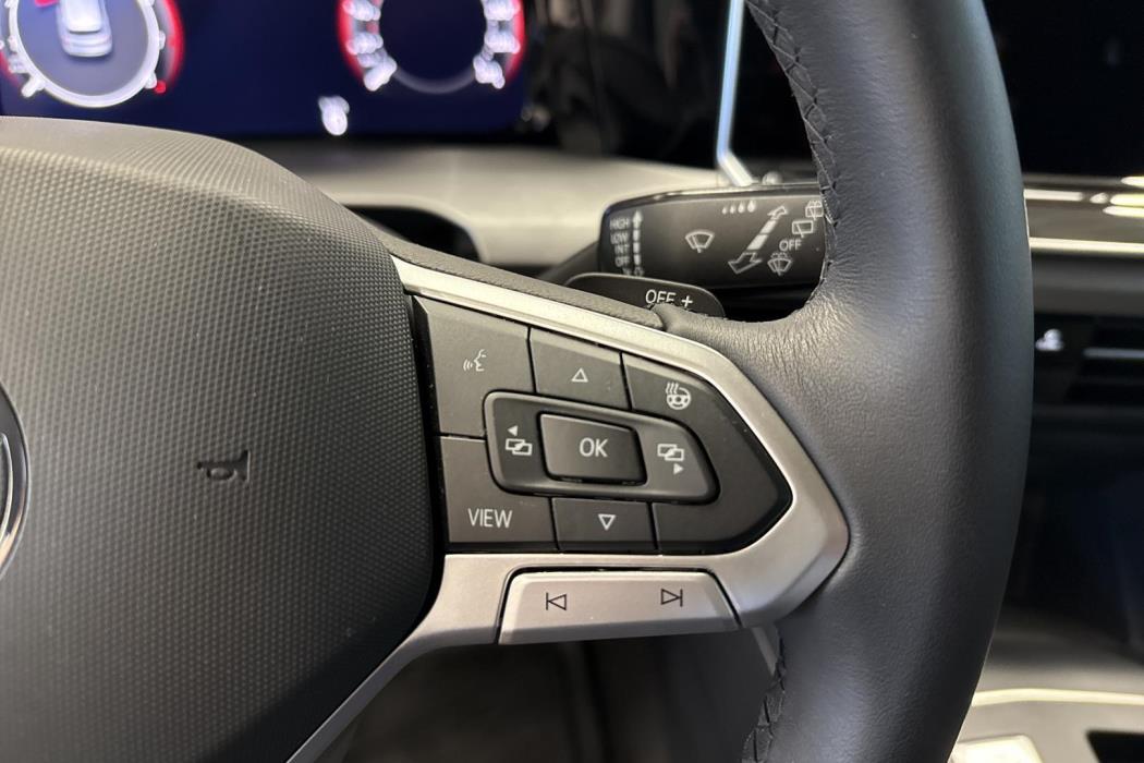 VOLKSWAGEN GOLF 2025