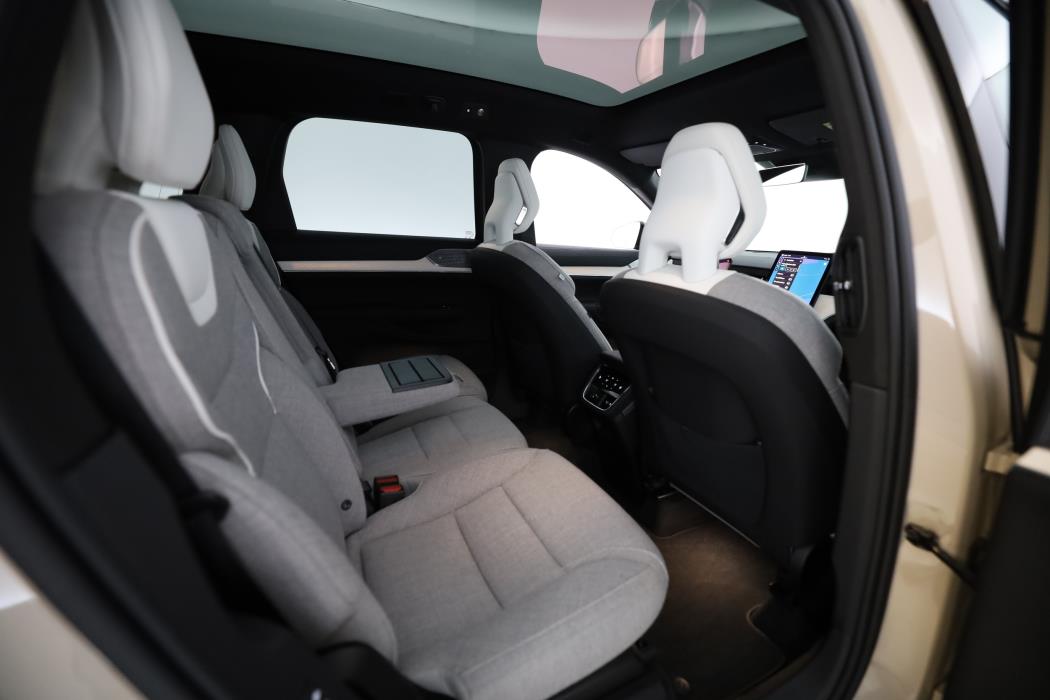 Volvo EX90 2025