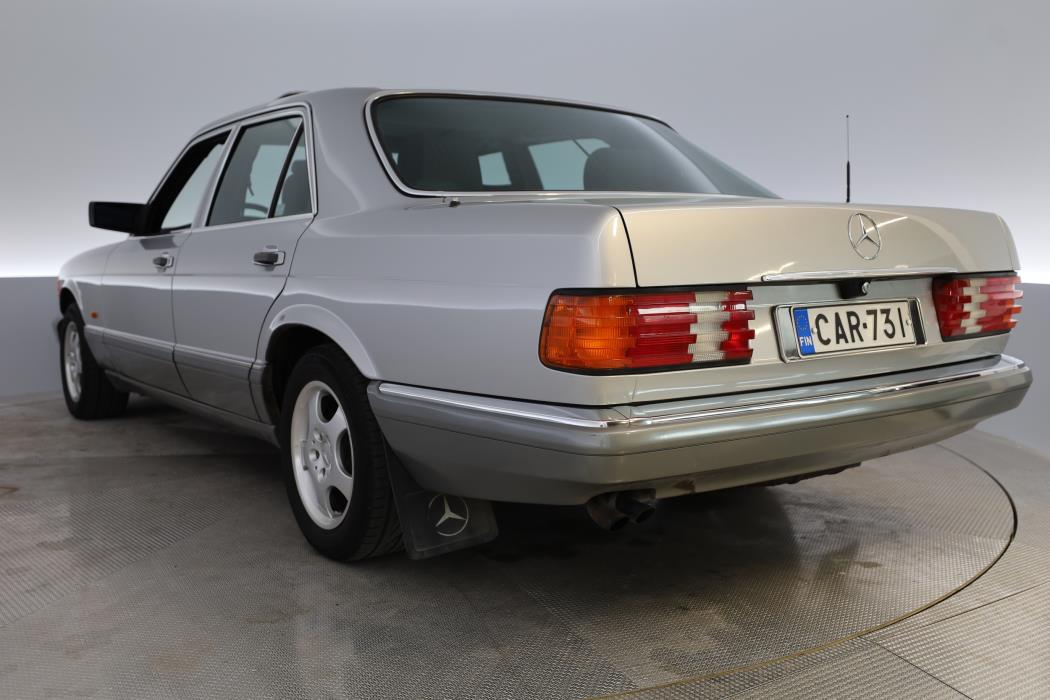 Mercedes-Benz 260 1989