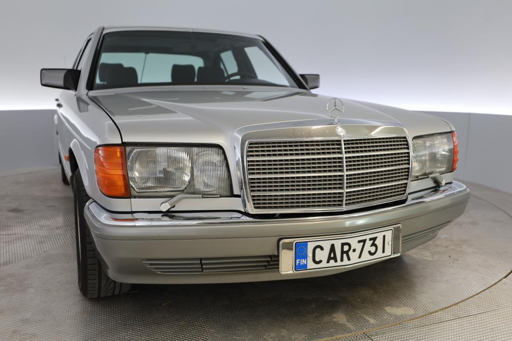 Mercedes-Benz 260 1989