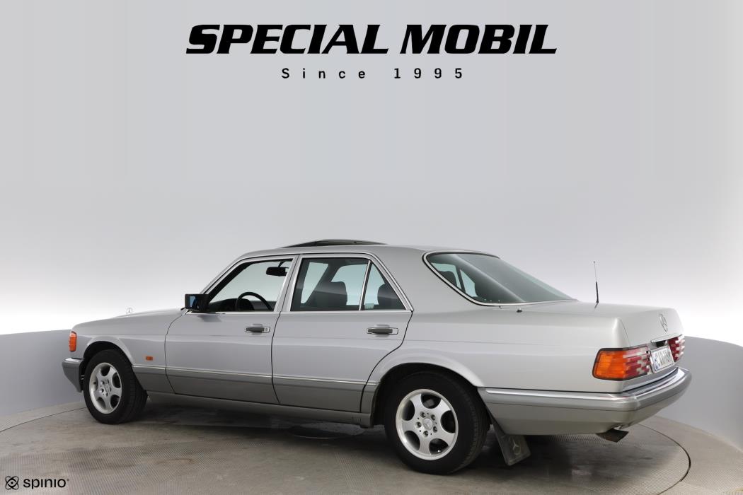 Mercedes-Benz 260 1989