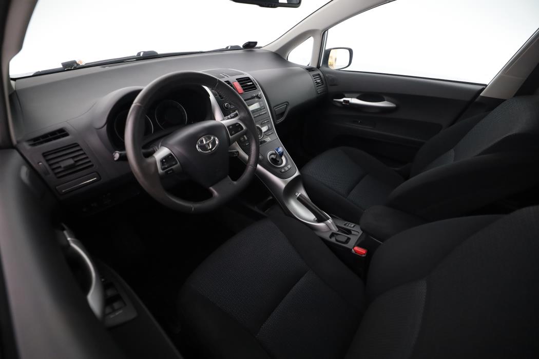 Toyota Auris 2011