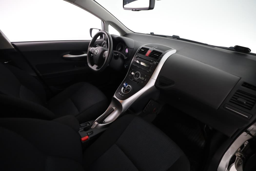 Toyota Auris 2011