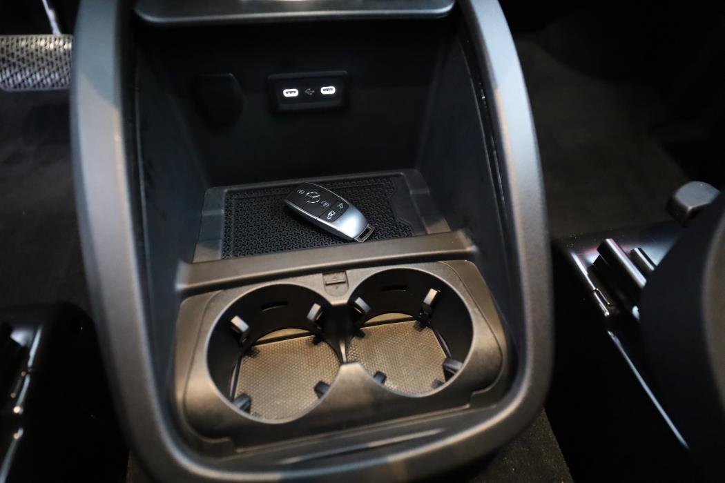 Mercedes-Benz EQV 2025